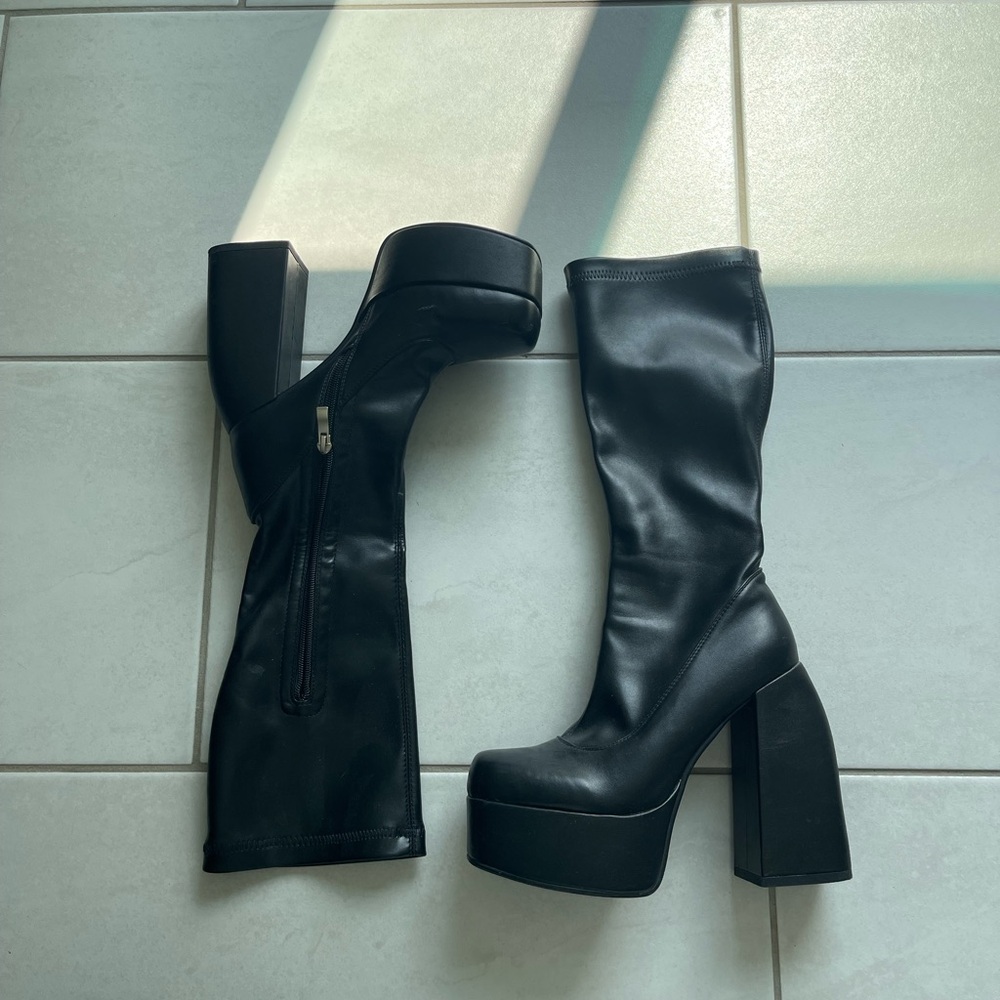 Beautiful black platform heel boots. Naked Wolfe inspired size 8!